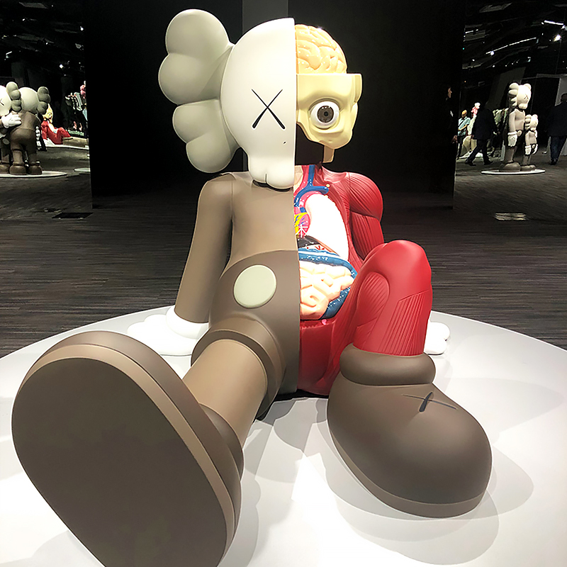 HOT 15inch 0.9KG Originalfake KAWS Dissected Companion Sitting position Figure With Original Box KAWS Action Figure model decorations gift
HOT 15inch 0.9KG Originalfake KAWS Dissected Companion Sitting position Figure With Original Box KAWS Action Figure model decorations gift