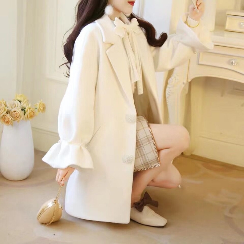 EWQ Women Coat Outerwear Winter Lovely Warm Woolen Blends Female Elegant Flare Sleeve Beading Loose Woolen Coat 201223