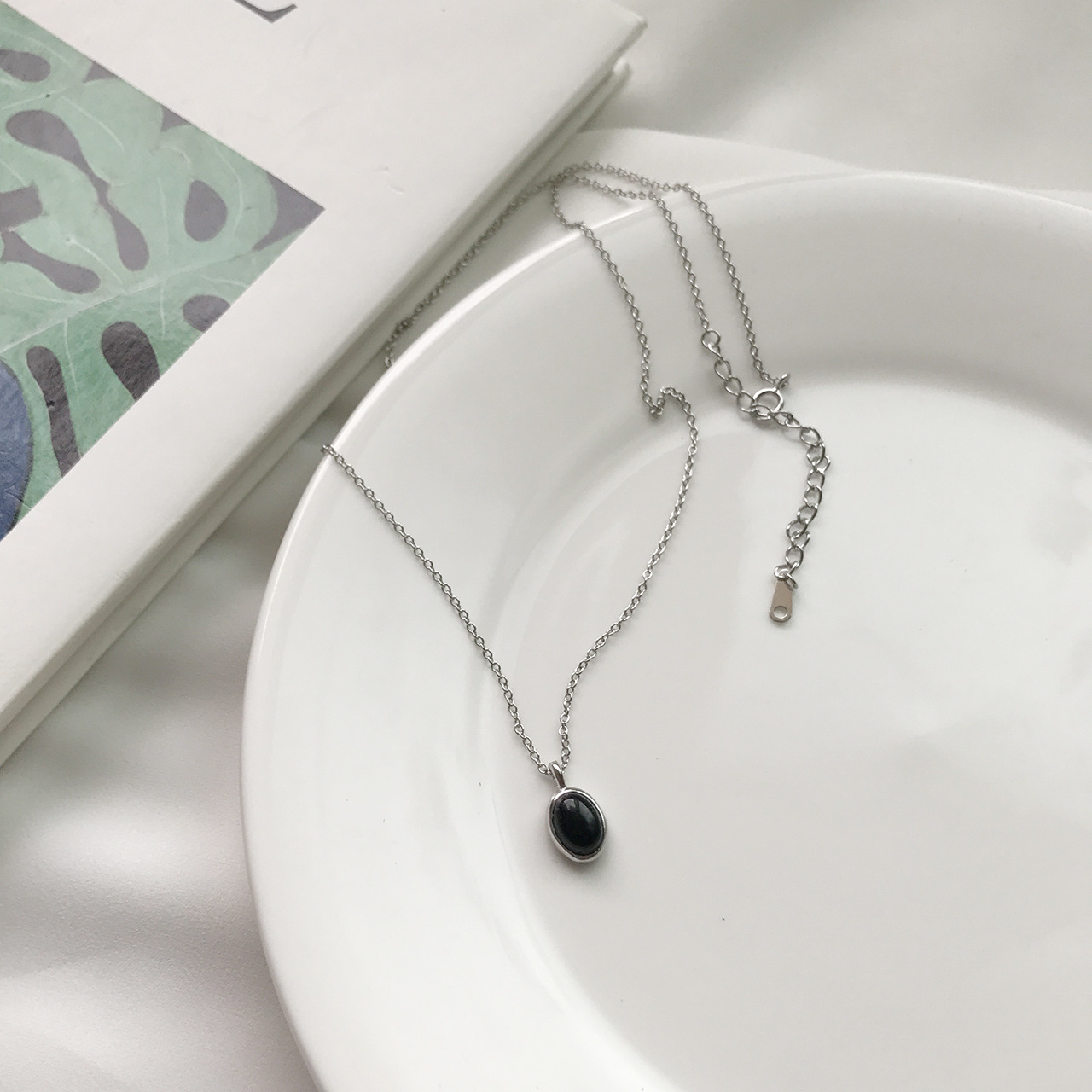 New Minimalism 925 sterling silver pendant necklaces handmade oval pendant with black stone designer necklaces with link chain for women