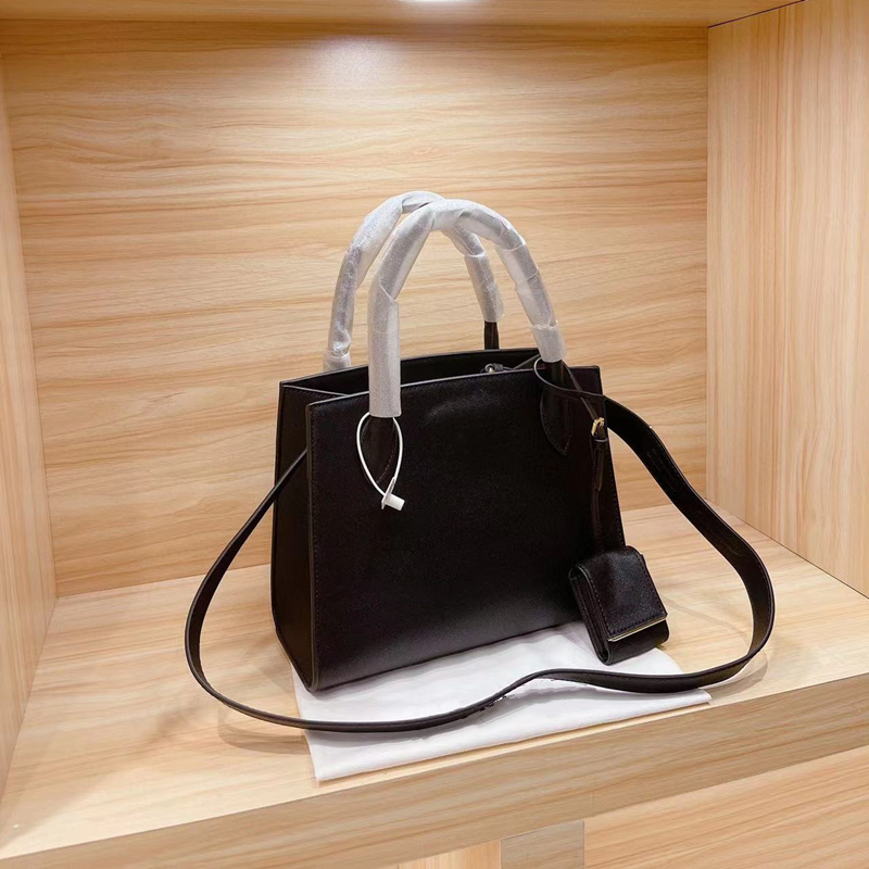 7A+Luxury Designer 2022 Wholesale Classic Designer Tote Bag Fashion Leather Handbags Women High Capacity Composite Shopping Shoulder Bags Wallets CrossbodyBag
7A+Luxury Designer 2022 Wholesale Classic Designer Tote Bag Fashion Leather Handbags Women High Capacity Composite Shopping Shoulder Bags Wallets CrossbodyBag