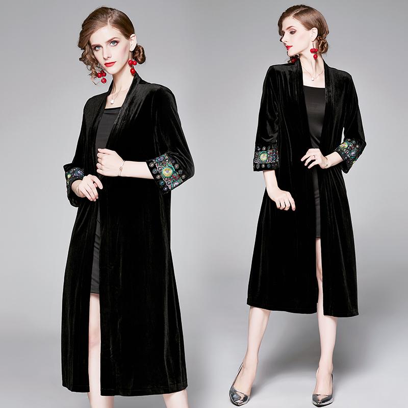 coat women velvet windbreaker manteau femme long coat large size retro cardigan cuff embroidery 2020 winter women, Black
coat women velvet windbreaker manteau femme long coat large size retro cardigan cuff embroidery 2020 winter women, Black