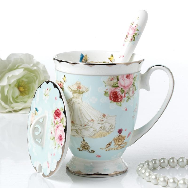 Europe Bone China Coffee Cup With Lid Spoon Set Luxury Ceramic Mug Top Grade Vintage Porcelain Cup Cafe Party Drinkware, 330ml butterfly
Europe Bone China Coffee Cup With Lid Spoon Set Luxury Ceramic Mug Top Grade Vintage Porcelain Cup Cafe Party Drinkware, 330ml butterfly