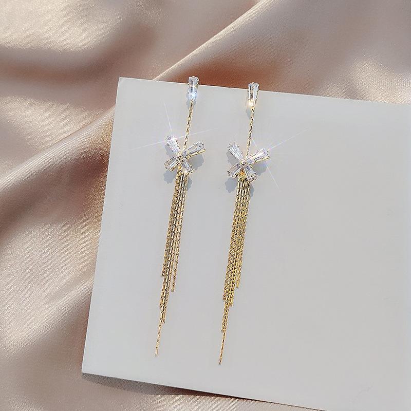 Korean Girl Earrings 2020 Punk Fashion New Earrings Simple Temperament Net Red Butterfly Tassel Long Crystal For Women
Korean Girl Earrings 2020 Punk Fashion New Earrings Simple Temperament Net Red Butterfly Tassel Long Crystal For Women