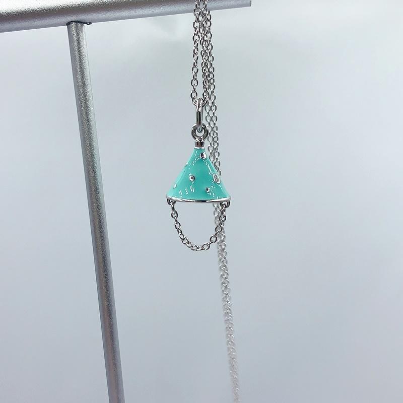 S925 sterling silver classic green enamel charming motorcycle handbag necklace ladies unique original jewelry holiday gift
S925 sterling silver classic green enamel charming motorcycle handbag necklace ladies unique original jewelry holiday gift