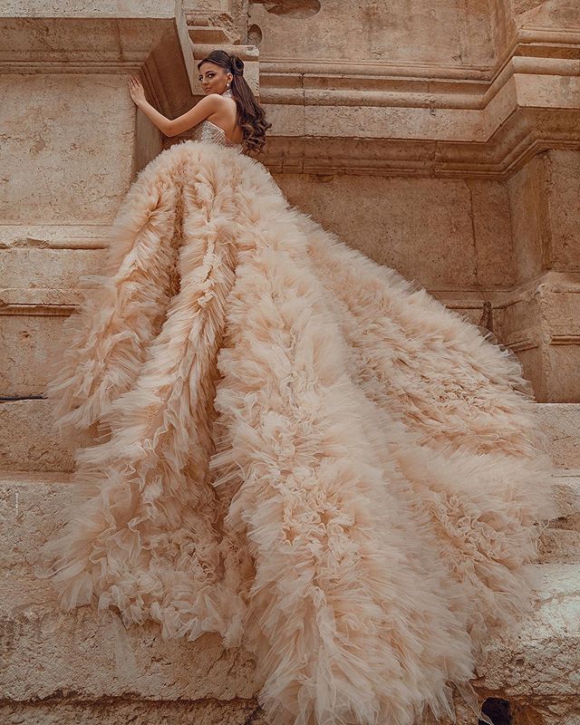 2021 Champagne Wedding Dresses Sweetheart Sequined Top Ruffle Sweep Train Custom Made Bridal Gowns vestido de novia