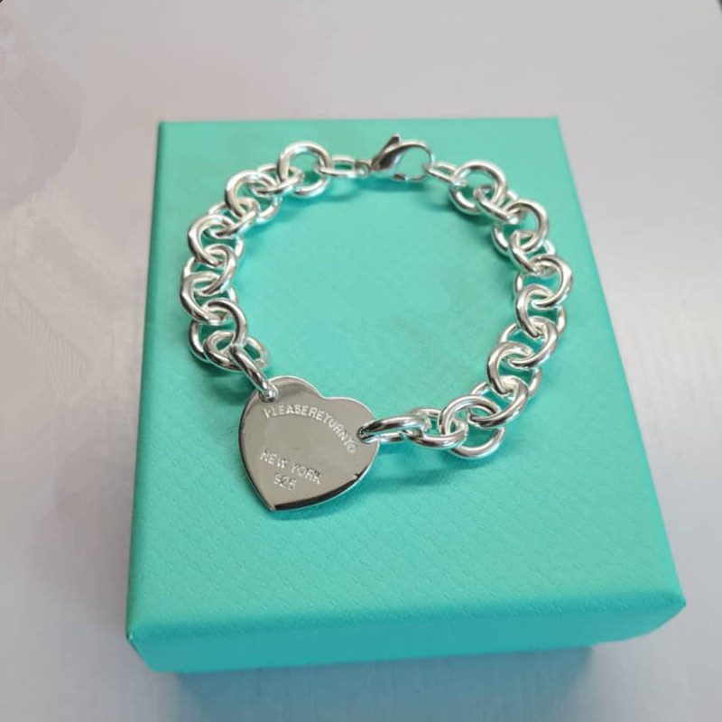 Ms classic silver plated bracelet with silver heart pendant bracelet jewelry, holiday gifts CX200612
Ms classic silver plated bracelet with silver heart pendant bracelet jewelry, holiday gifts CX200612