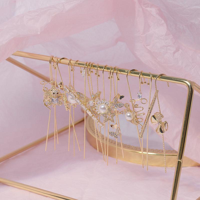 Stud 2021 Design Trendy Geometric Simple Earrings For Women Korean Fashion Rhinestone Piercing Holidy Party Single Earring
Stud 2021 Design Trendy Geometric Simple Earrings For Women Korean Fashion Rhinestone Piercing Holidy Party Single Earring