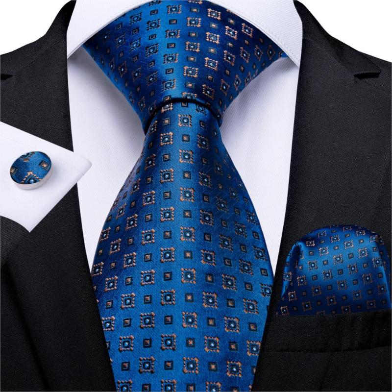 New Designer Fashion Men Tie Blue Gold Dot Wedding Tie For Men Hanky Cufflink Silk Set DiBanGu Dropshipping MJ-7261
New Designer Fashion Men Tie Blue Gold Dot Wedding Tie For Men Hanky Cufflink Silk Set DiBanGu Dropshipping MJ-7261