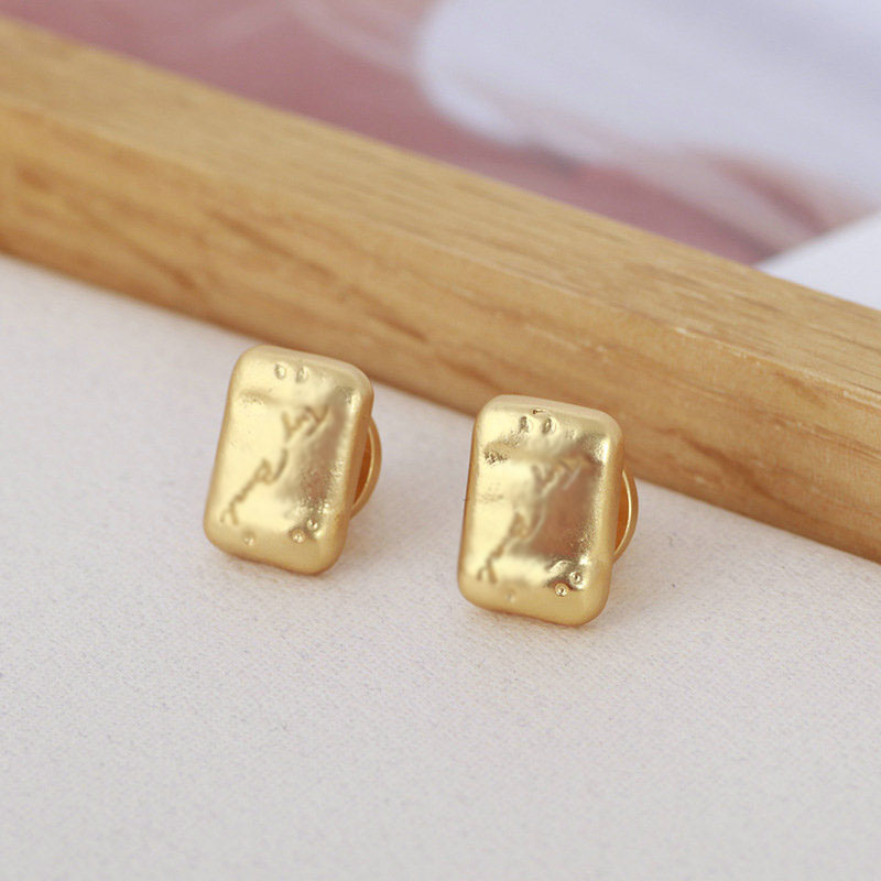 Fashion Real 18K Gold Plated Rectangle Popular Stud Earrings Brand Hot Sale Stud Letter earrings, Golden;silver
Fashion Real 18K Gold Plated Rectangle Popular Stud Earrings Brand Hot Sale Stud Letter earrings, Golden;silver