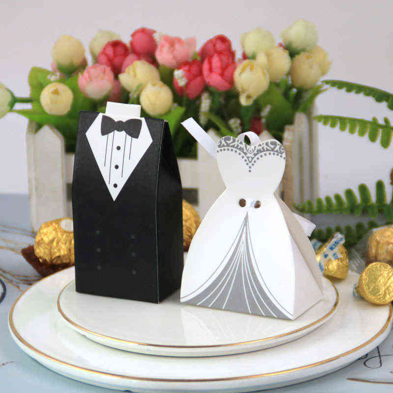 100Pcs/Lot European style Bride Groom Tuxedo Suit suit Wedding Dress Candy Box For Sweet Bag Wedding Favors Gift For Guest H1231
100Pcs/Lot European style Bride Groom Tuxedo Suit suit Wedding Dress Candy Box For Sweet Bag Wedding Favors Gift For Guest H1231