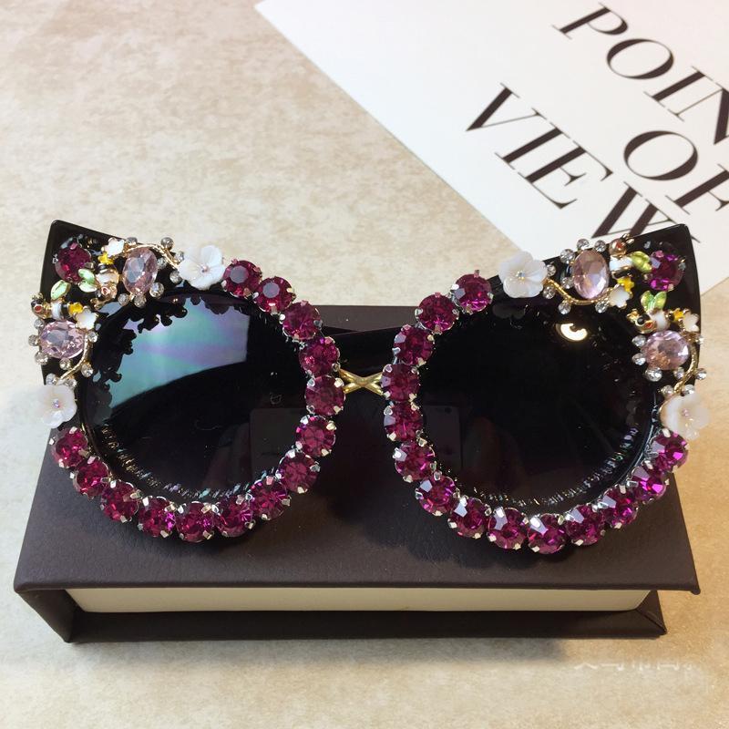 Brand Design Handmade Rhinestone Cat Eye Sunglasses Fashion Glasses Women Flower with Pearl Round Vintage Sunglasses Beach Party1
Brand Design Handmade Rhinestone Cat Eye Sunglasses Fashion Glasses Women Flower with Pearl Round Vintage Sunglasses Beach Party1
