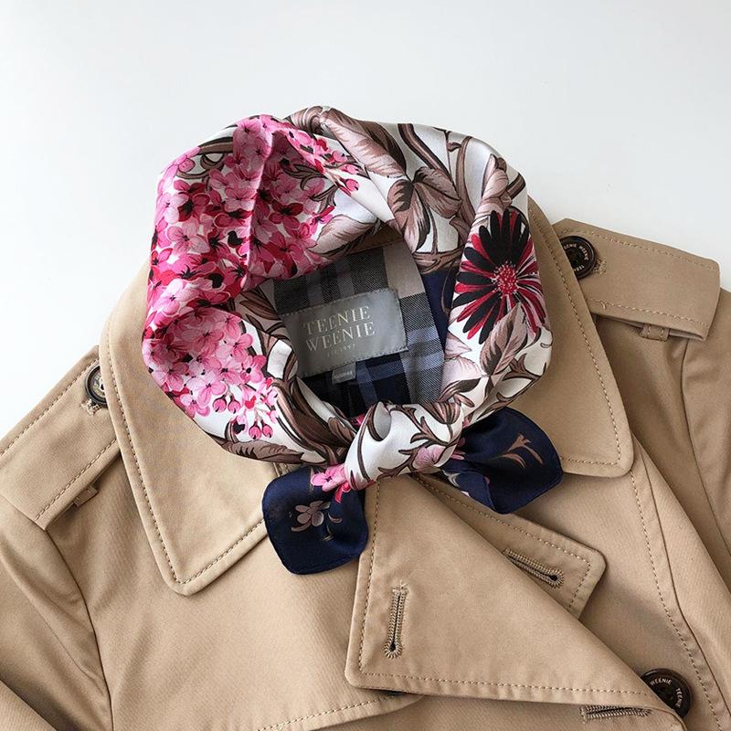 2020 Fashion Square Neck Scarves Brand 100% Silk Scarf Women Foulard Shawls And Wraps Bandana Poncho Headband Hijab 53*53cm
2020 Fashion Square Neck Scarves Brand 100% Silk Scarf Women Foulard Shawls And Wraps Bandana Poncho Headband Hijab 53*53cm