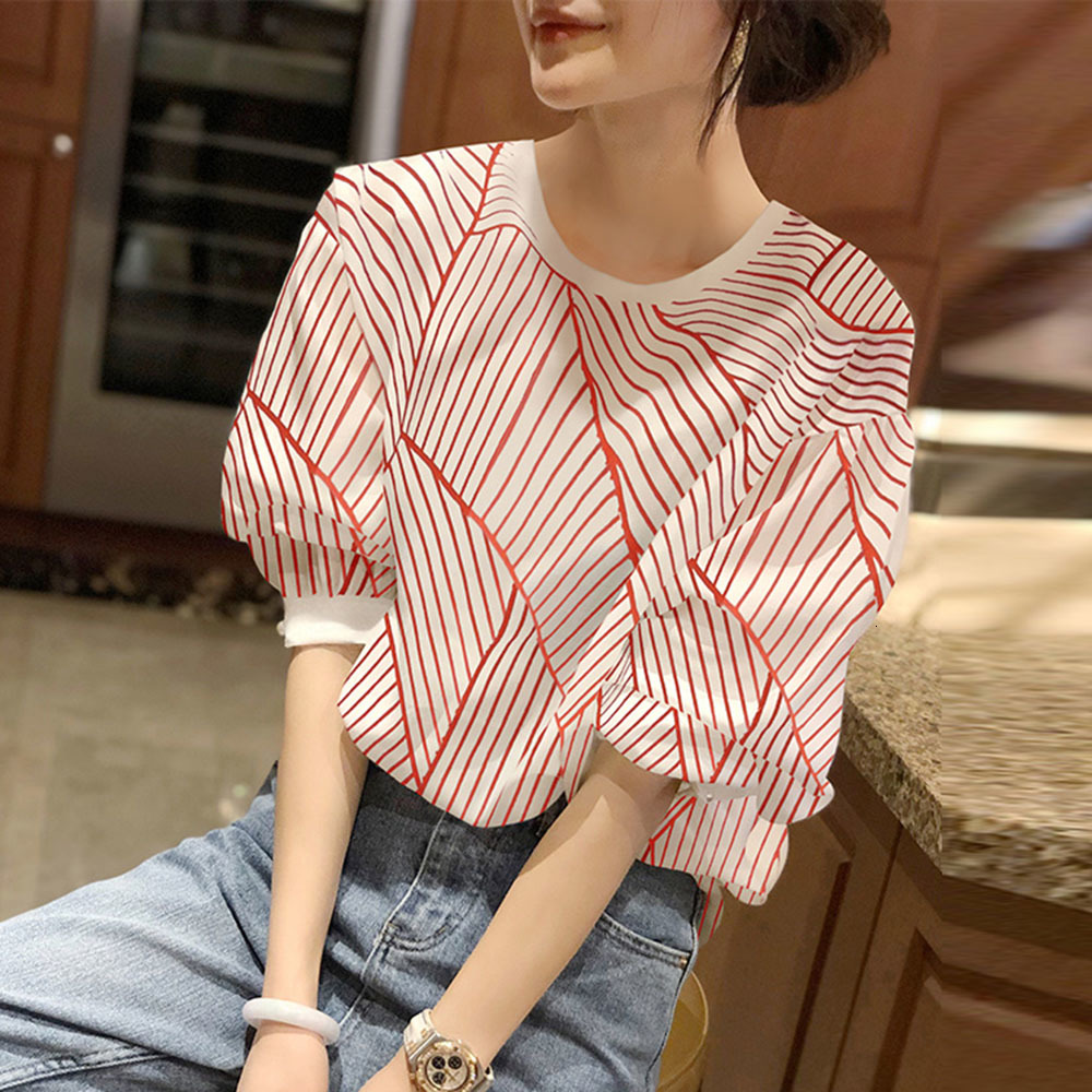 2021 Red Striped Blouses Ladies Summer Thin Short-sleeved Shirts Puff Sleeve Loose New Style Women Tops Round Neck CKPV
2021 Red Striped Blouses Ladies Summer Thin Short-sleeved Shirts Puff Sleeve Loose New Style Women Tops Round Neck CKPV