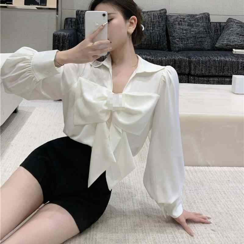 Vintage Hong Kong Style Blouse Women Solid Color Autumn Fashion Chic Bow Floral V-neck Long Sleeve Shirt Elegant, White
Vintage Hong Kong Style Blouse Women Solid Color Autumn Fashion Chic Bow Floral V-neck Long Sleeve Shirt Elegant, White