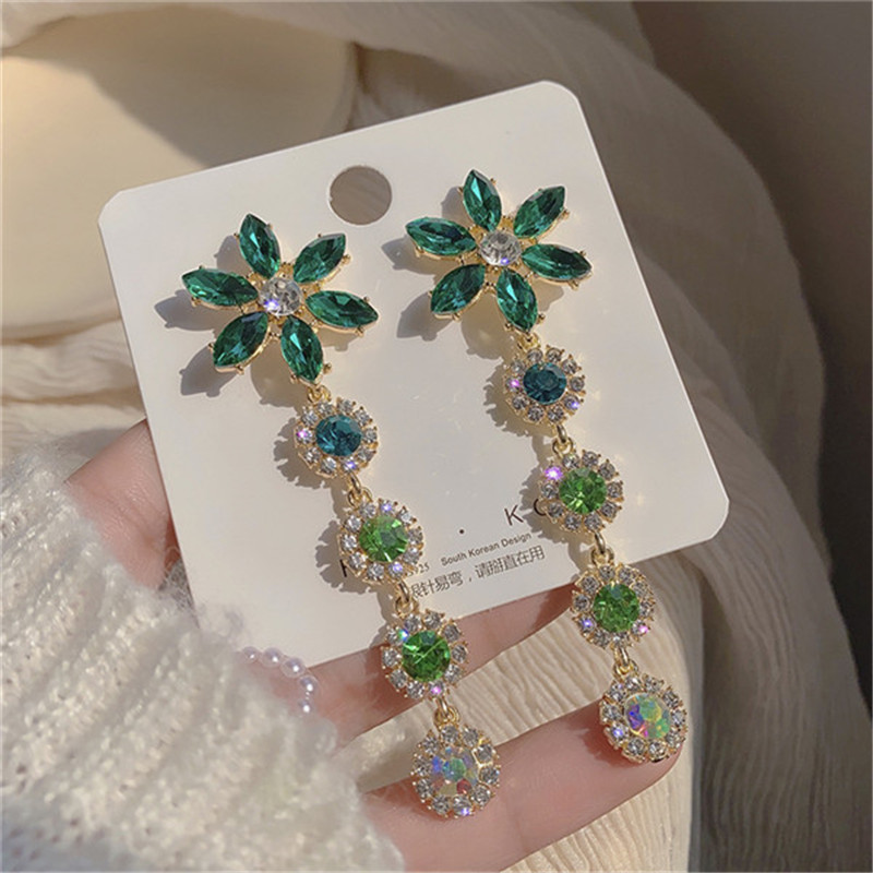 S925 Silver Tassel Exaggerated Earring Luxury Zircon Stud Earring Tragus Cartilage Earring Body Piercing Jewelry 40 Styles
S925 Silver Tassel Exaggerated Earring Luxury Zircon Stud Earring Tragus Cartilage Earring Body Piercing Jewelry 40 Styles