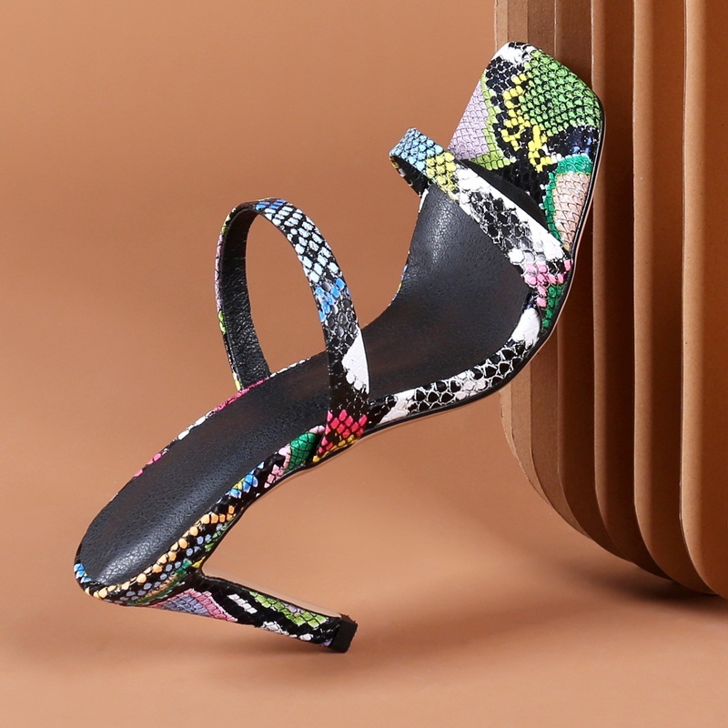 2021 Novo Sexy Fino Alto Femininas Vero Sapatos Alta Qulaity Mulher Vestido Festa Chinelos Sandlias Gladiador Szie Ryuy, Silver
2021 Novo Sexy Fino Alto Femininas Vero Sapatos Alta Qulaity Mulher Vestido Festa Chinelos Sandlias Gladiador Szie Ryuy, Silver