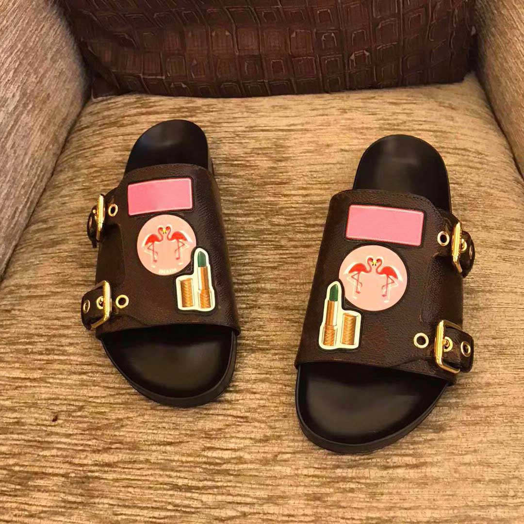 2021 Genuine Leather popular Style lady Flamingo sandal womens flat sandal High quality luxurys designers Ladies slide's large size 35-41, Black
2021 Genuine Leather popular Style lady Flamingo sandal womens flat sandal High quality luxurys designers Ladies slide's large size 35-41, Black