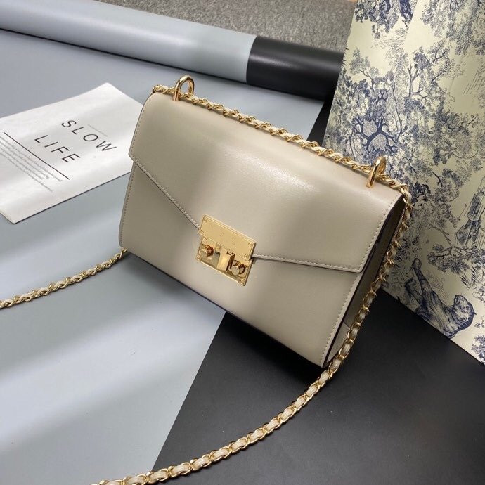 HBP Autumn winter fashion women 2020 new trendy fashion net one-shoulder messenger bag wild ins texture retro small square bag, C5
HBP Autumn winter fashion women 2020 new trendy fashion net one-shoulder messenger bag wild ins texture retro small square bag, C5