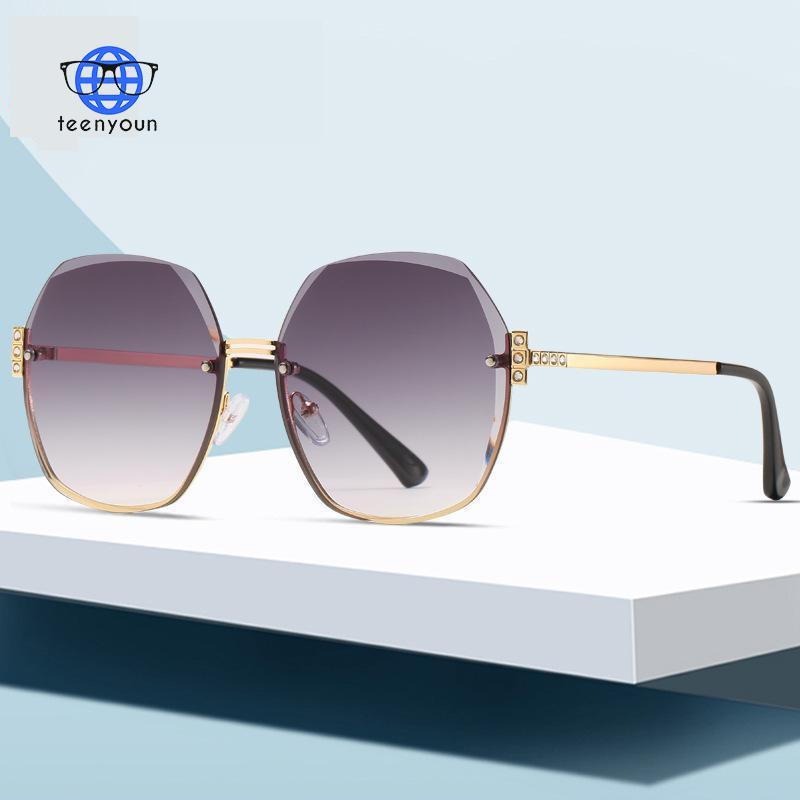 Sunglasses TEENYOUN 2021 Diamond Trim For Women Men Vintage Rimless Sun Glasses Cross Border Sunglass UV400
Sunglasses TEENYOUN 2021 Diamond Trim For Women Men Vintage Rimless Sun Glasses Cross Border Sunglass UV400