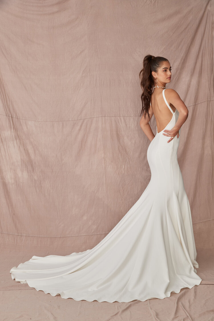 Autumn V Neck Dresses Backless Sweep Train Mermaid Wedding Dress Custom Made Simple Beach Bridal Gowns