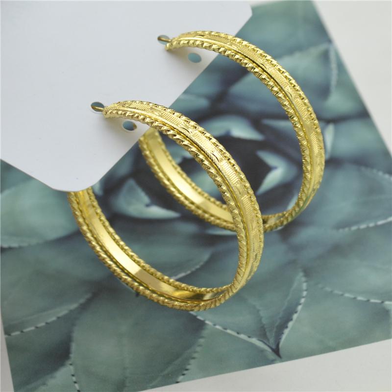 Hoop earrings for women Big wide shiny circle gold silver plated 2020 trend Fashion wild personality Young Earring Accessories
Hoop earrings for women Big wide shiny circle gold silver plated 2020 trend Fashion wild personality Young Earring Accessories