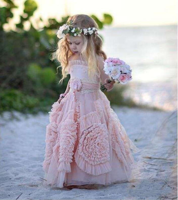 Vintage Flower Girl Wedding Dresses Halter Princess Kids Birthday Party Gowns Unique Design 3D Hand Made Flowers Lace Girls Pageant Dress