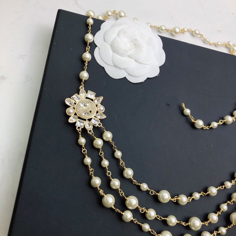 Fashion brand retro pearl crystal Necklace sweater chain Waist chain for women wedding party gift dress jewelry with box
Fashion brand retro pearl crystal Necklace sweater chain Waist chain for women wedding party gift dress jewelry with box
