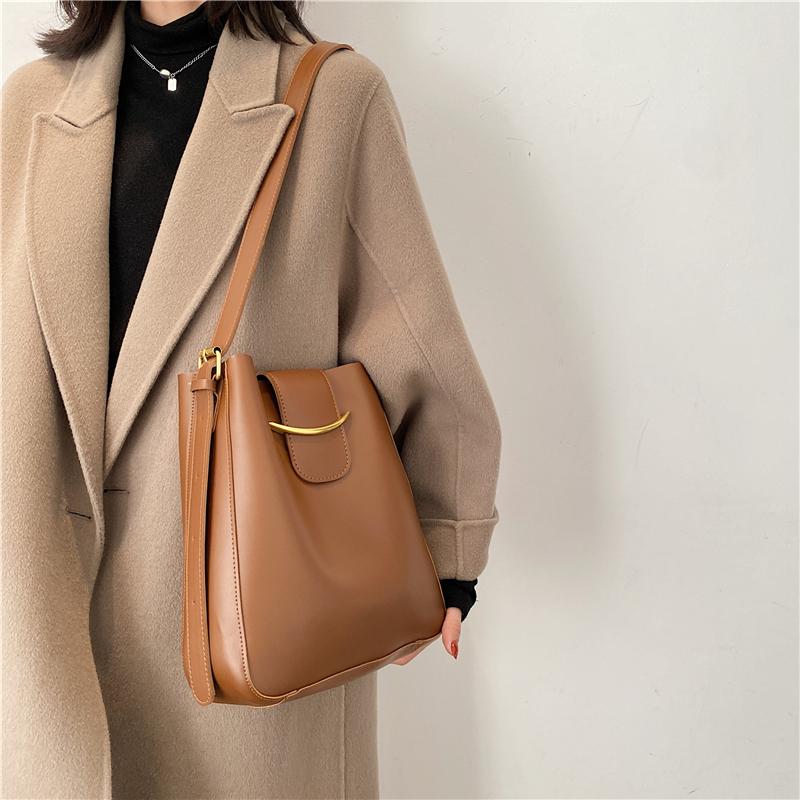 New Matel Hasp Casual Laptop Bags Large Size Bucket Summer Spring Good Quality Work Office Lady Totes Messenger Bag Cross Body, Black
New Matel Hasp Casual Laptop Bags Large Size Bucket Summer Spring Good Quality Work Office Lady Totes Messenger Bag Cross Body, Black