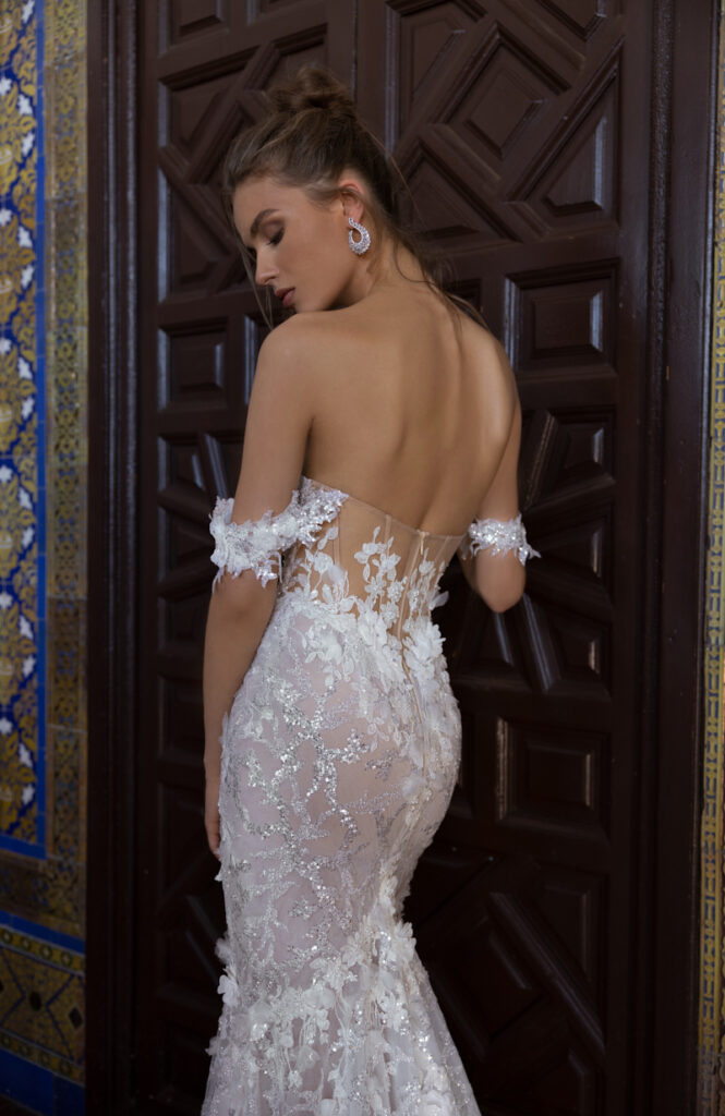 3D Floral Applique Mermaid Wedding Dresses Illusion Off Shoulder Lace Sweep Train Bridal Gowns Backless Boho Robe De Mariée
