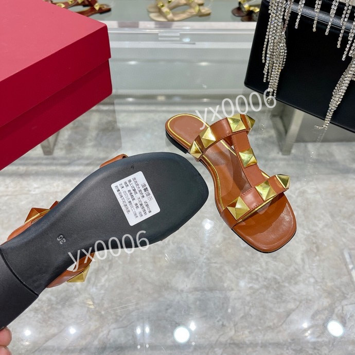 Top designer mens hand-made 35-42 Handmade Shoes slippers fashion sandals rainbow color non-lace sleeves specially made for men Loafers yh211218, Choose the color
Top designer mens hand-made 35-42 Handmade Shoes slippers fashion sandals rainbow color non-lace sleeves specially made for men Loafers yh211218, Choose the color