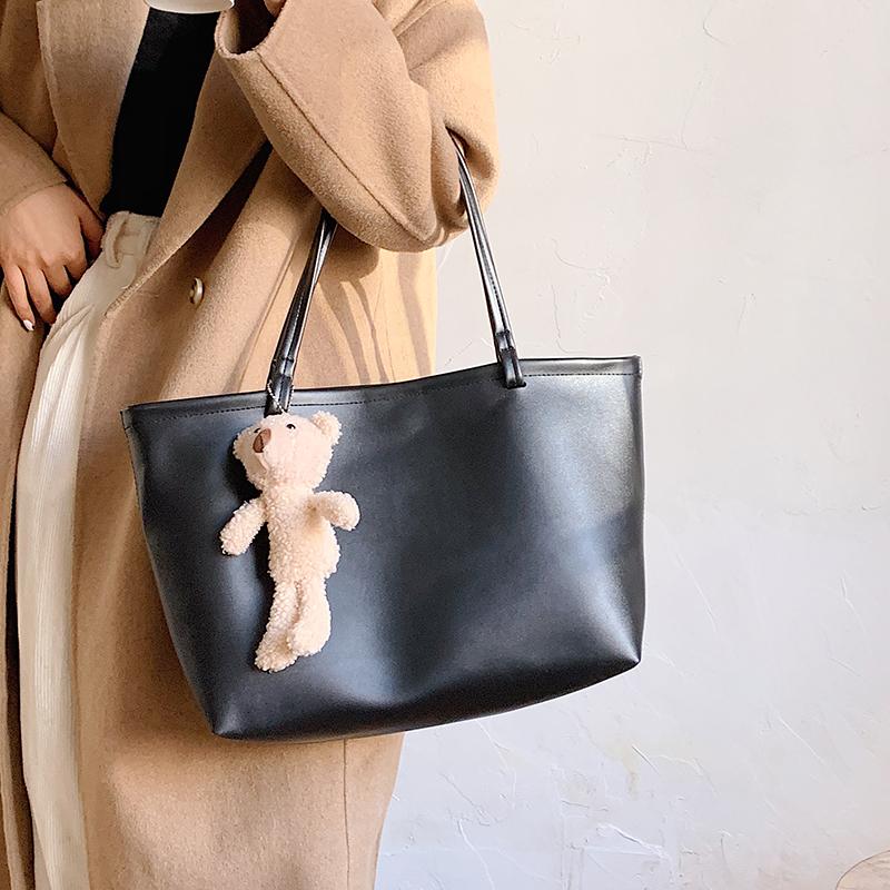 VeryMe High Quality Leather Handbags Female Large Capacity Women Shoulder Bags Vintage Wild Totes Bags bolsos marca mujer lujo, Black
VeryMe High Quality Leather Handbags Female Large Capacity Women Shoulder Bags Vintage Wild Totes Bags bolsos marca mujer lujo, Black