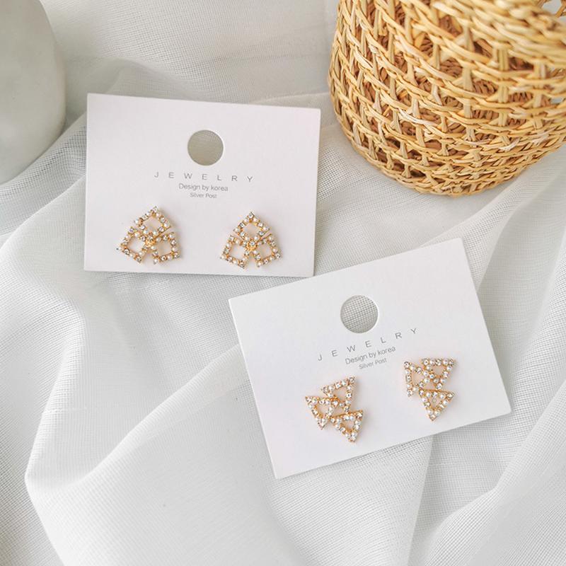 Imitation Pearl Rhinestones Small Triangle Stacked Geometry Stud Earrings for Women Fashion Jewelry Accessories
Imitation Pearl Rhinestones Small Triangle Stacked Geometry Stud Earrings for Women Fashion Jewelry Accessories