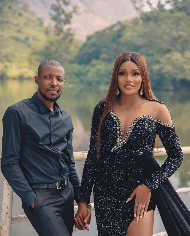 Black Plus Size Mermaid Evening Dresses with Side Train 2022 Sparkly Sequins Long Sleeve Sexy Slit African Aso Ebi Prom Gowns