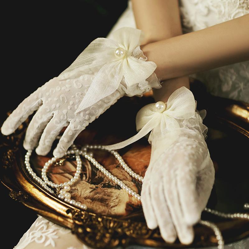 Five Fingers Gloves Women's Elegant Pearl Beaded White Color Bow Lace Glove Female Spring Summer Sunscreen R3457
Five Fingers Gloves Women's Elegant Pearl Beaded White Color Bow Lace Glove Female Spring Summer Sunscreen R3457