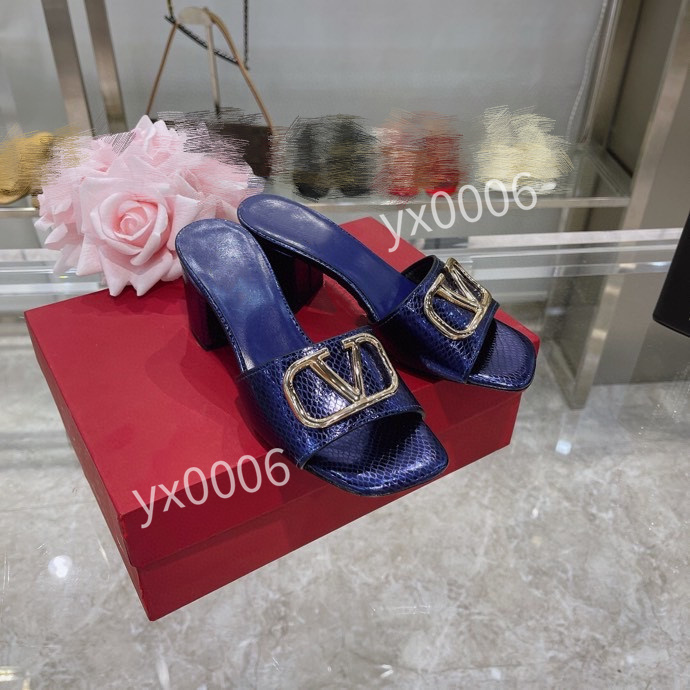 sandal shoes Rhyton 35-42 Beige Men Trainers Vintage Sneakes slippers women sandals fashion beach flat non-slip classical hole yh211222, Choose the color
sandal shoes Rhyton 35-42 Beige Men Trainers Vintage Sneakes slippers women sandals fashion beach flat non-slip classical hole yh211222, Choose the color