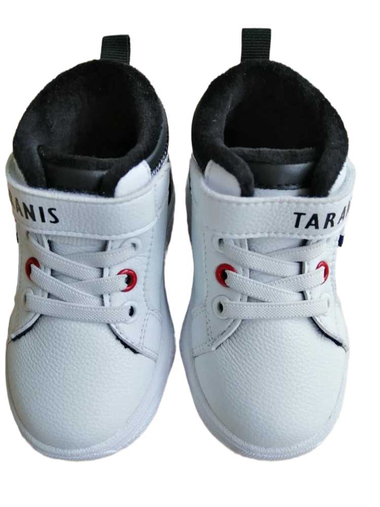 Kids Shoes The fashionable red, black, black, and white sneakers worn by Tyrannis boys and girls, Black sandals
Kids Shoes The fashionable red, black, black, and white sneakers worn by Tyrannis boys and girls, Black sandals