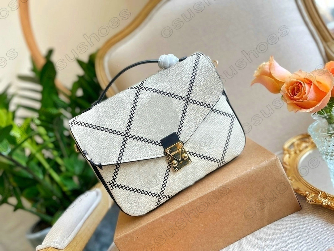 Womens Game on Series White Tri-colors Poker Bag Message Bag Crossbody Messenger Shoulder Bags Purses Ladies Fashion luxurys designers M40780 M44876 M45596, Customize
Womens Game on Series White Tri-colors Poker Bag Message Bag Crossbody Messenger Shoulder Bags Purses Ladies Fashion luxurys designers M40780 M44876 M45596, Customize