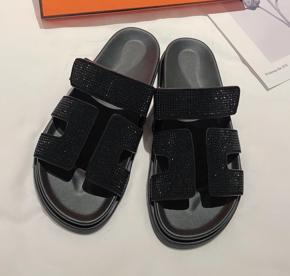 2022 luxury designer ladies sandals letter slippers chypre flat cowhide Rhinestone velcro female summer casual flip-flop lazy shoes top quality size 35-40 01
2022 luxury designer ladies sandals letter slippers chypre flat cowhide Rhinestone velcro female summer casual flip-flop lazy shoes top quality size 35-40 01