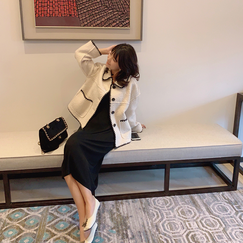 Mishow Winter Vintage Lady Solid Woolen Jacket Women Fashion Lapel single breasted Long Sleeve Thick Coat Tops MX19D9546 201112