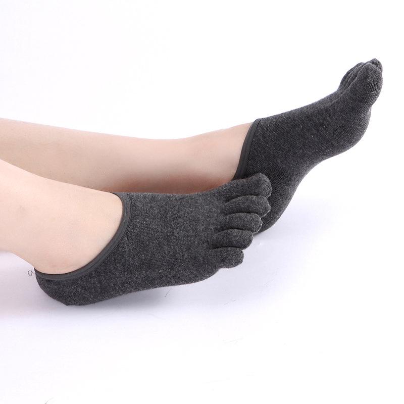 New Fashion Fashion Shallow Mouth Invisible Solid Color Split Five - Toed Men's Boat Socks, Black
New Fashion Fashion Shallow Mouth Invisible Solid Color Split Five - Toed Men's Boat Socks, Black