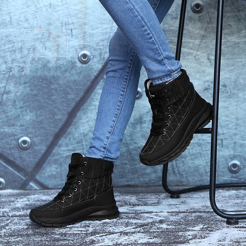 Winter 2020 large size heightening women's high top cotton shoes fur integrated snow boots Plush thickened motorcycle boots, Black
Winter 2020 large size heightening women's high top cotton shoes fur integrated snow boots Plush thickened motorcycle boots, Black