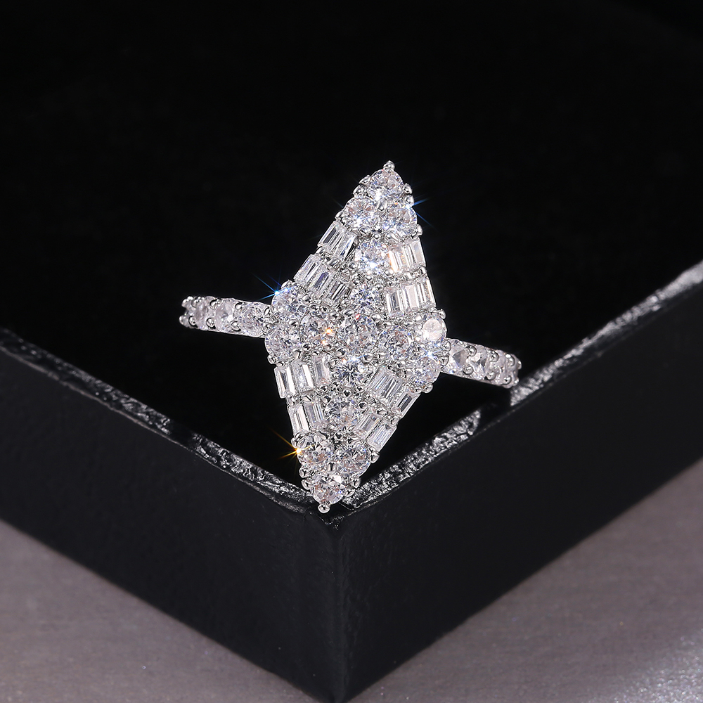 2021 Brand New Gorgeous Rhombus Shape Women Ring Dazzling Diamond Wedding Party Anniversary 925 Sterling Silver Female Ring Noble Jewelry