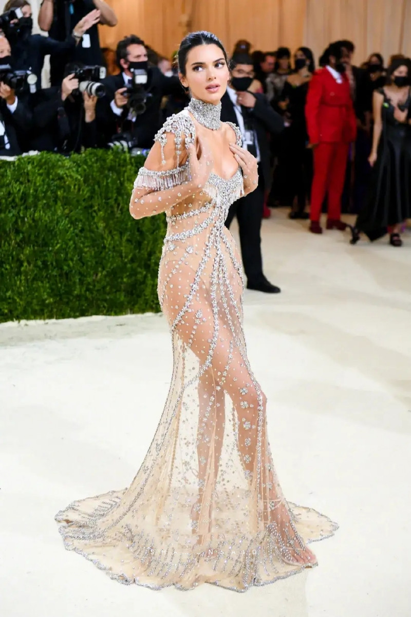 MetGala Kendall Jenner Prom Dresses Luxury Crystal Mermaid Sexy long sleeve See Through Black Girls Graduation Party evening Gown