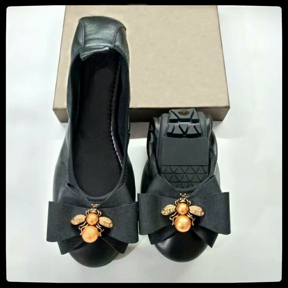 designer Dress shoes Spring and Autumn 100% Authentic cowhide Metal Bee Dance shoes fashion women Flat boat shoe Lady leather Trample Lazy Loafers Large size 34-41-42, Extra shoebox
designer Dress shoes Spring and Autumn 100% Authentic cowhide Metal Bee Dance shoes fashion women Flat boat shoe Lady leather Trample Lazy Loafers Large size 34-41-42, Extra shoebox