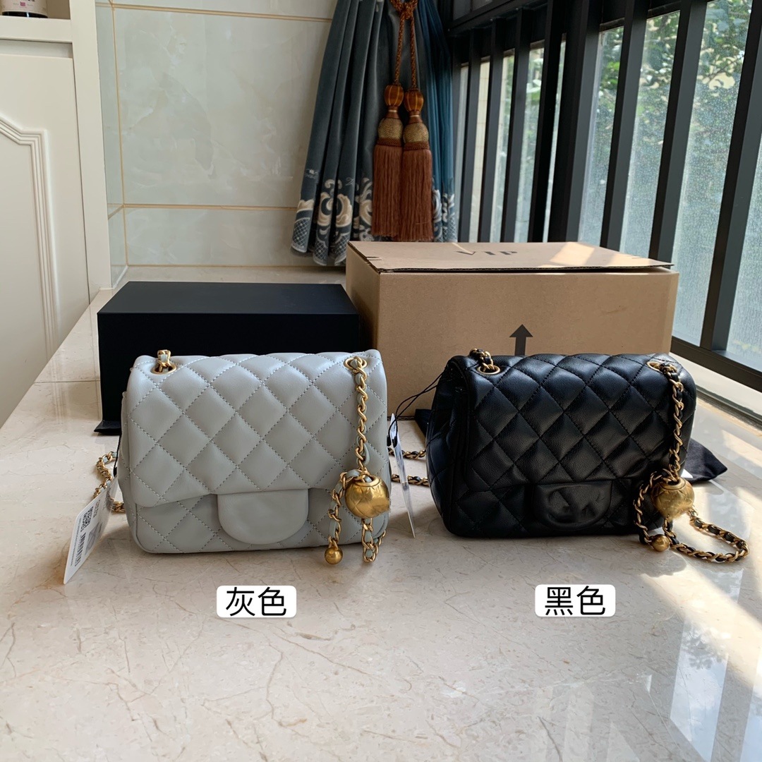 luxury women designer crossbody bags 2020 Hot Solds gold chain brand flap women black genuine leather Handbags Purses shoulder quilted bag, Grey
luxury women designer crossbody bags 2020 Hot Solds gold chain brand flap women black genuine leather Handbags Purses shoulder quilted bag, Grey