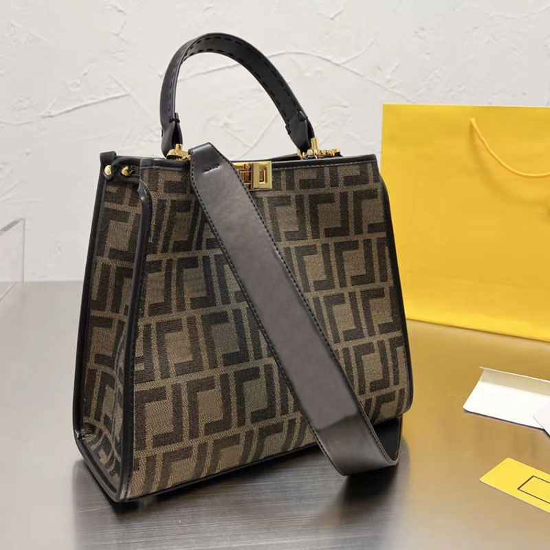 New Style Canvas tote Luxurys Designer totes Women Handbags Plain Thread Letter Hasp Hard Multi Fashion bags High Quality Designer Handbag Quilted Bag MM Size Black
New Style Canvas tote Luxurys Designer totes Women Handbags Plain Thread Letter Hasp Hard Multi Fashion bags High Quality Designer Handbag Quilted Bag MM Size Black
