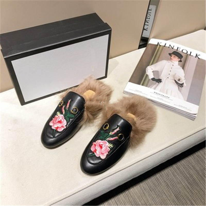 Womens Slippers Ladies Mules Fur Wool Slide Half-drag Metal Decor Luxury Designer Leather Closed Toe Sandals Outdoor Travelling Loafers Females Slides trdfgwsf
Womens Slippers Ladies Mules Fur Wool Slide Half-drag Metal Decor Luxury Designer Leather Closed Toe Sandals Outdoor Travelling Loafers Females Slides trdfgwsf