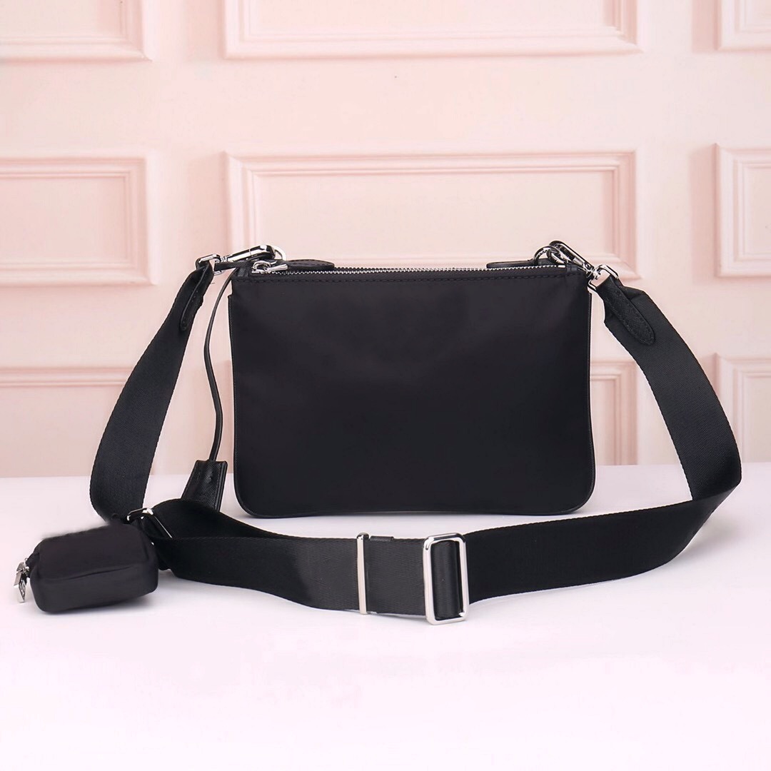 Wholesale Fashion messenger bag cross Body bag men twin set chain purse classic satchel handbag canvas shoulder bag parachute fabric man, Customize
Wholesale Fashion messenger bag cross Body bag men twin set chain purse classic satchel handbag canvas shoulder bag parachute fabric man, Customize