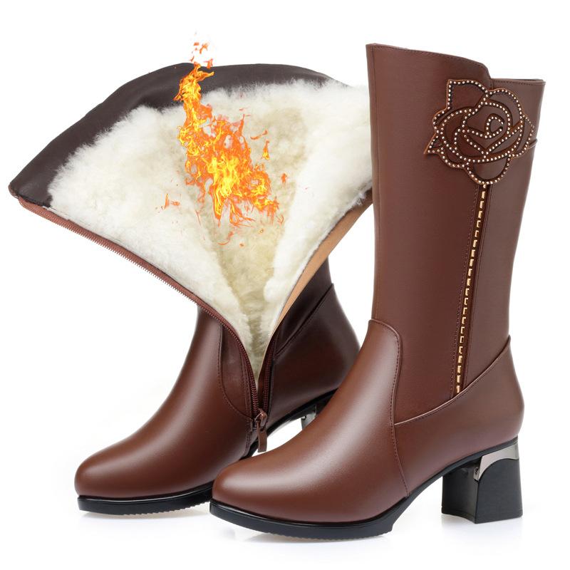 New Winter Women Boots Fashion Boots Large Size High Heels Rhinestone Genuine Leather Shoes Fur One Wool Snow, Black inside plush
New Winter Women Boots Fashion Boots Large Size High Heels Rhinestone Genuine Leather Shoes Fur One Wool Snow, Black inside plush