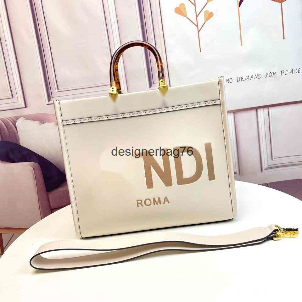 Luxurys Handbag Women Ff Handbags Crossbody Bag Square Design High Quality Fend Tote Shopping Detachable Wide Shoulder Strap Fashion White
Luxurys Handbag Women Ff Handbags Crossbody Bag Square Design High Quality Fend Tote Shopping Detachable Wide Shoulder Strap Fashion White